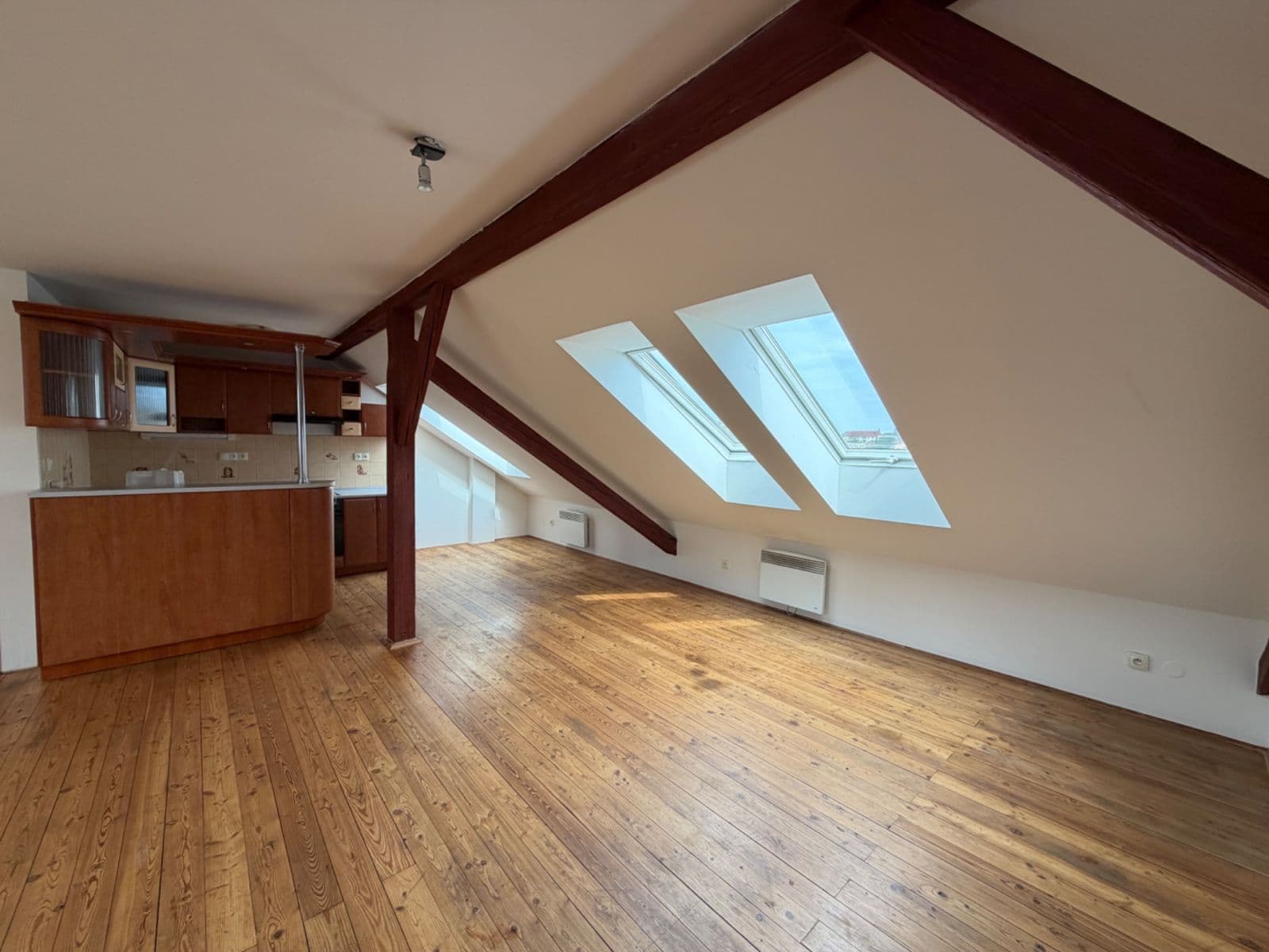 Pronájem nebytového prostoru 72 m², Dvořákova, Vyškov, Jihomoravský kraj Pronájem nebytového prostoru 72 m², Dvořákova, Vyškov, Jihomoravský kraj