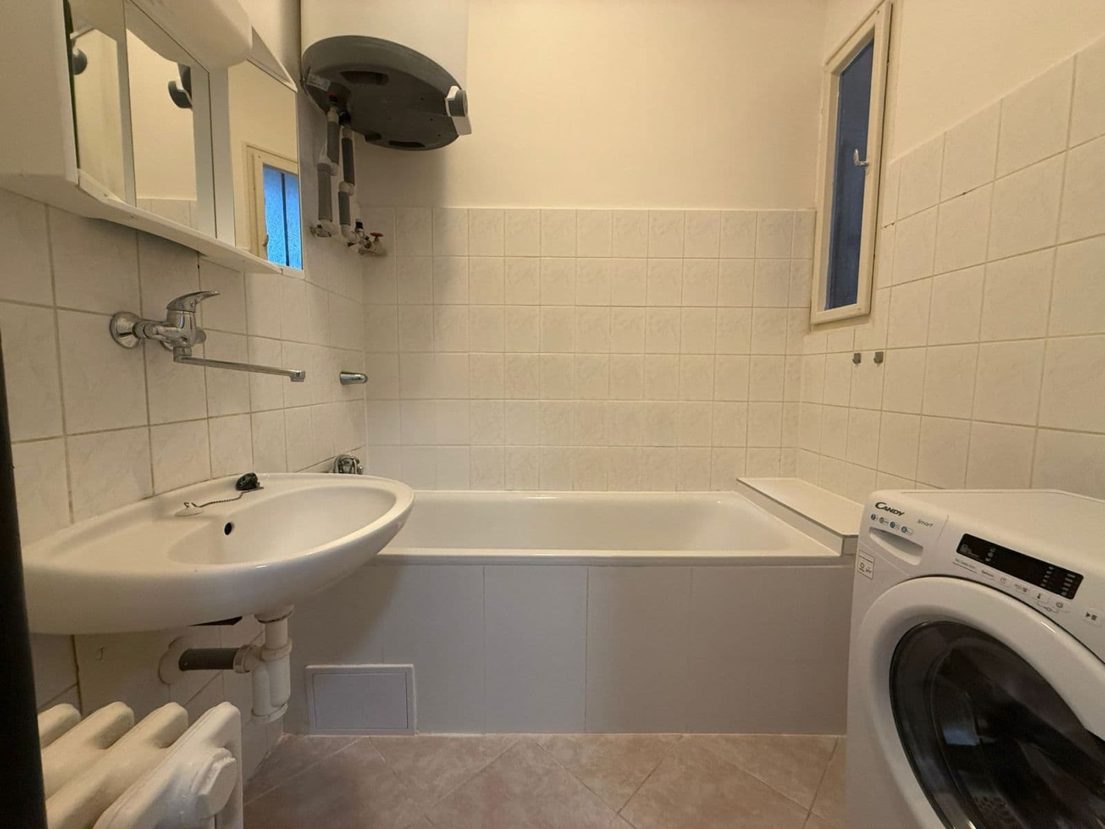 Pronájem bytu 3+1 80 m², Bělohorská, Praha, Praha Pronájem bytu 3+1 80 m², Bělohorská, Praha, Praha