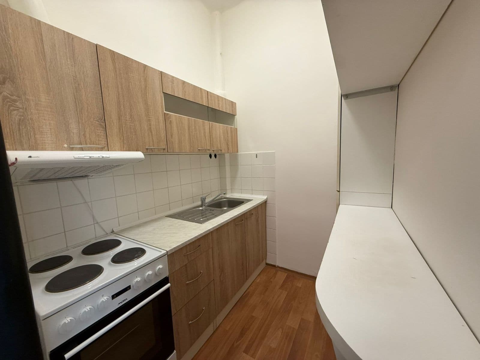 Pronájem bytu 3+1 80 m², Bělohorská, Praha, Praha Pronájem bytu 3+1 80 m², Bělohorská, Praha, Praha