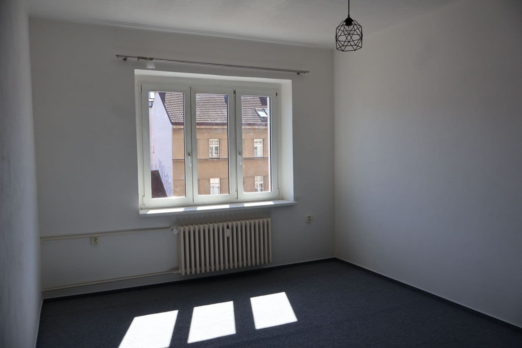 Pronájem bytu 3+1 80 m², Bělohorská, Praha, Praha Pronájem bytu 3+1 80 m², Bělohorská, Praha, Praha