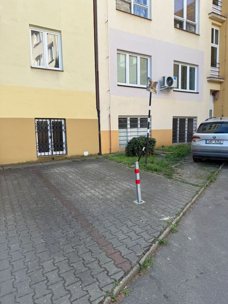 Pronájem bytu 3+1 80 m², Bělohorská, Praha, Praha Pronájem bytu 3+1 80 m², Bělohorská, Praha, Praha