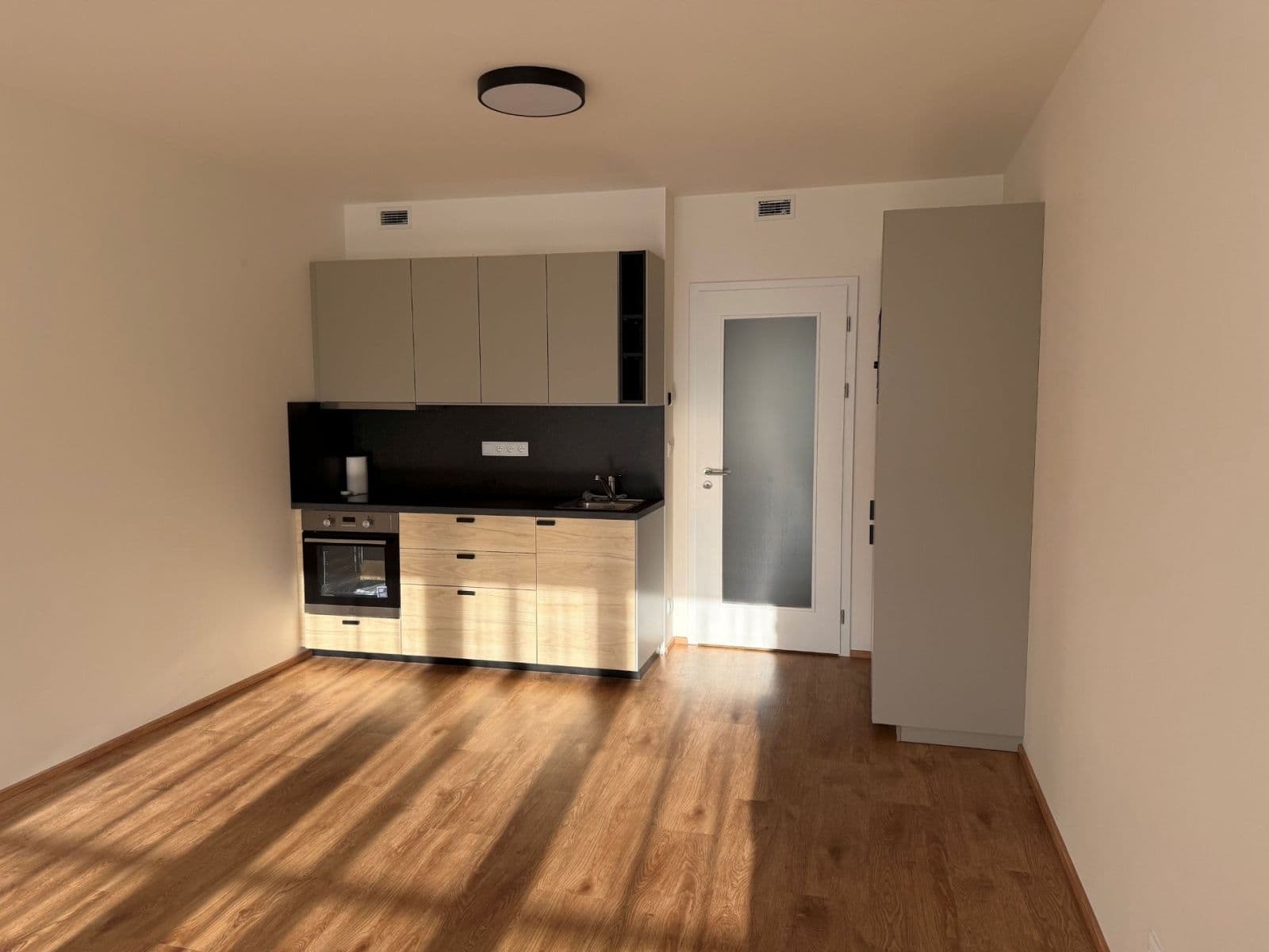 Pronájem bytu 1+kk 37 m², Poděbradská, Praha, Praha Pronájem bytu 1+kk 37 m², Poděbradská, Praha, Praha