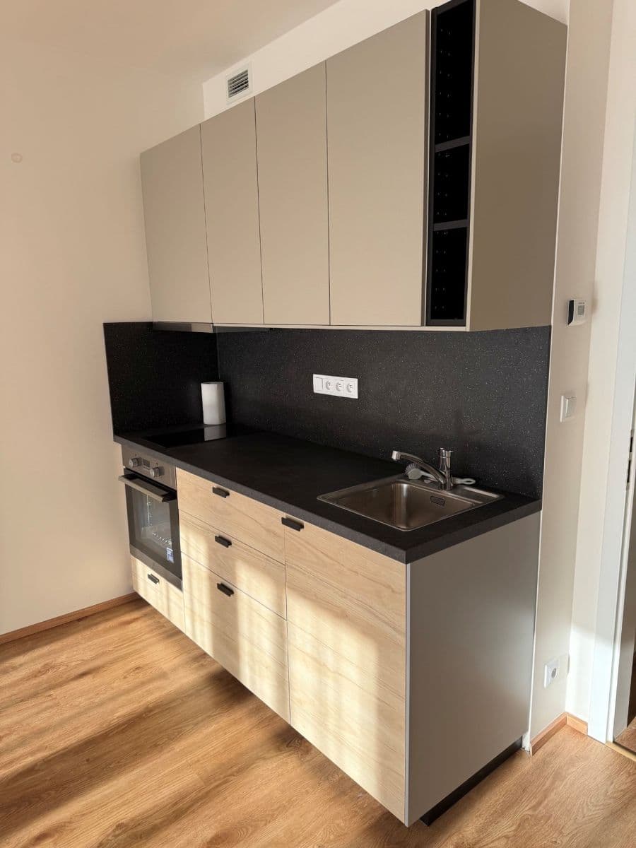 Pronájem bytu 1+kk 37 m², Poděbradská, Praha, Praha Pronájem bytu 1+kk 37 m², Poděbradská, Praha, Praha