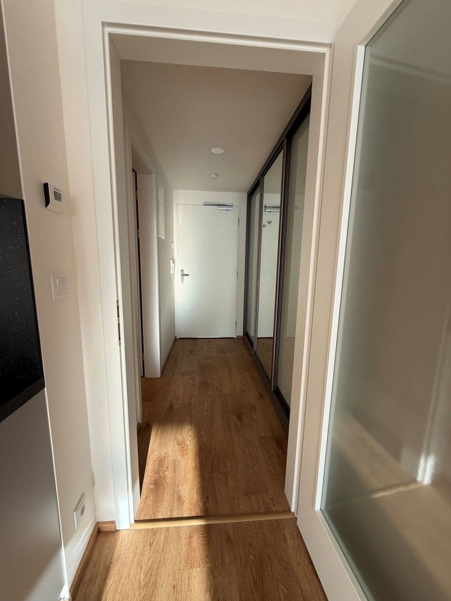 Pronájem bytu 1+kk 37 m², Poděbradská, Praha, Praha Pronájem bytu 1+kk 37 m², Poděbradská, Praha, Praha