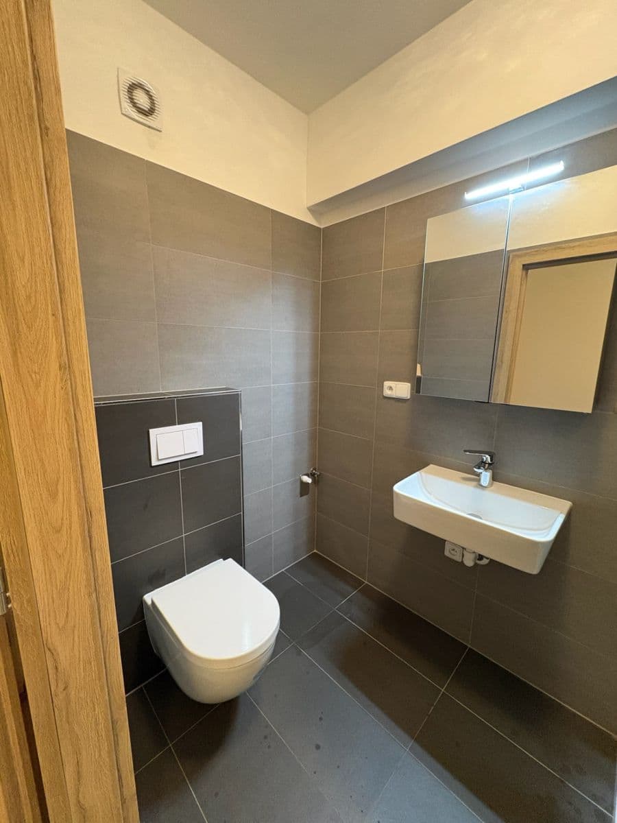 Pronájem bytu 2+kk 43 m², Zlín, Zlínský kraj Pronájem bytu 2+kk 43 m², Zlín, Zlínský kraj