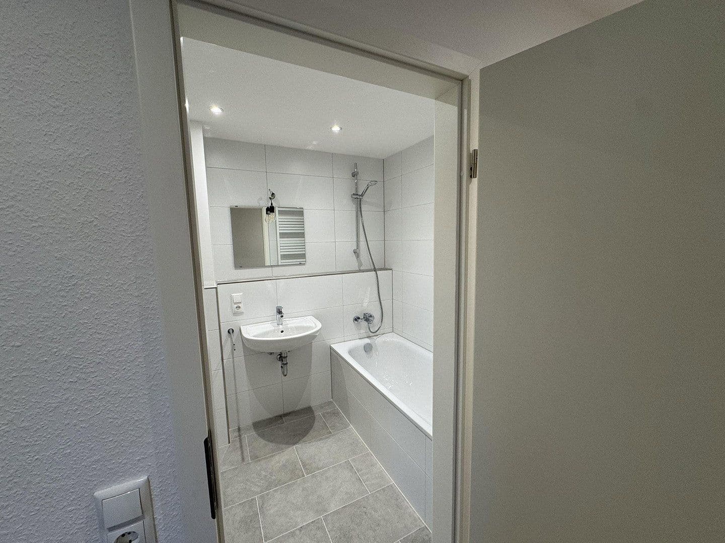 Pronájem bytu 3+1 86 m², Ettlinger Str. 31, Karlsruhe, Bádensko-Württembersko Pronájem bytu 3+1 86 m², Ettlinger Str. 31, Karlsruhe, Bádensko-Württembersko