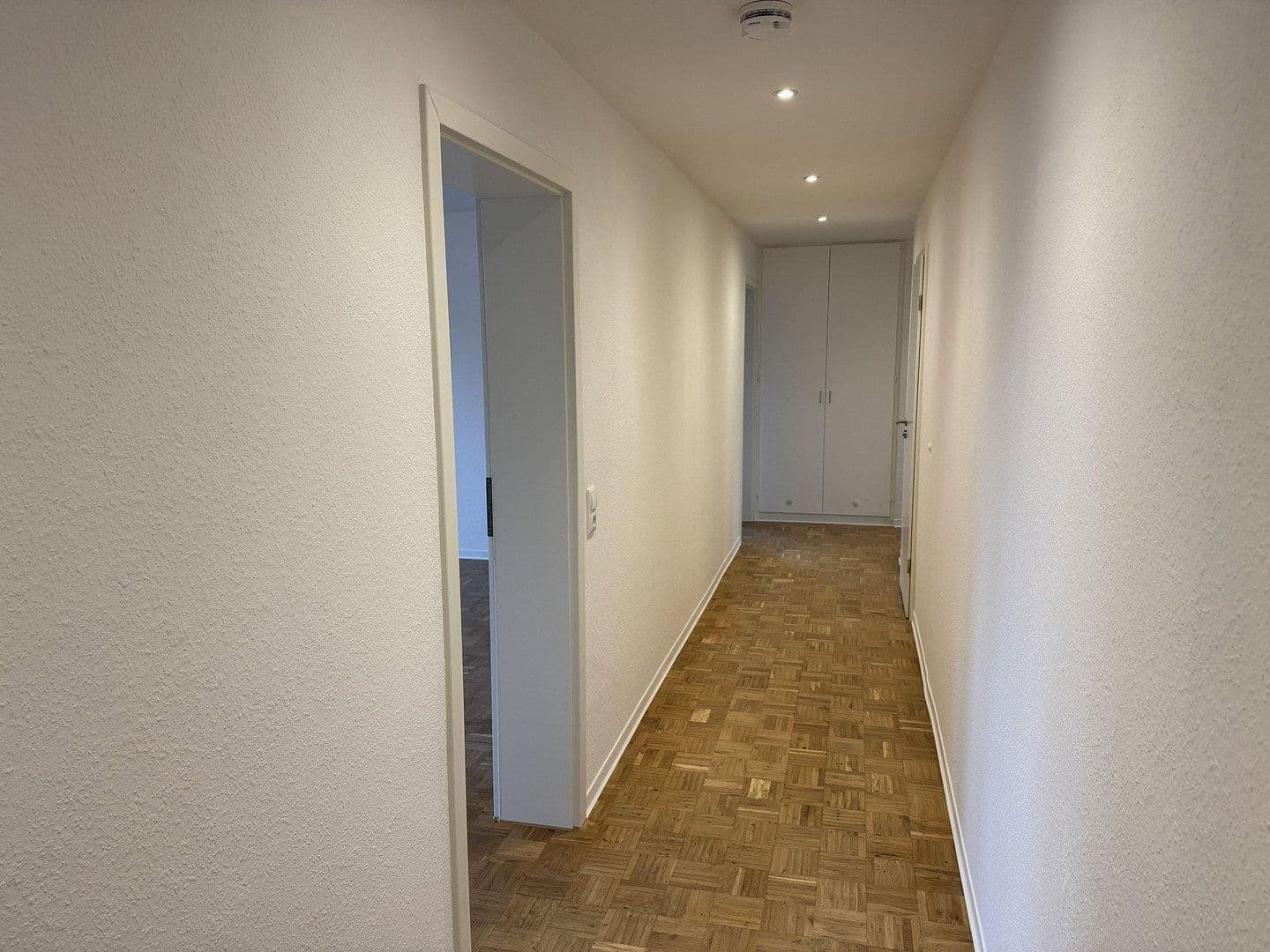 Pronájem bytu 3+1 86 m², Ettlinger Str. 31, Karlsruhe, Bádensko-Württembersko Pronájem bytu 3+1 86 m², Ettlinger Str. 31, Karlsruhe, Bádensko-Württembersko