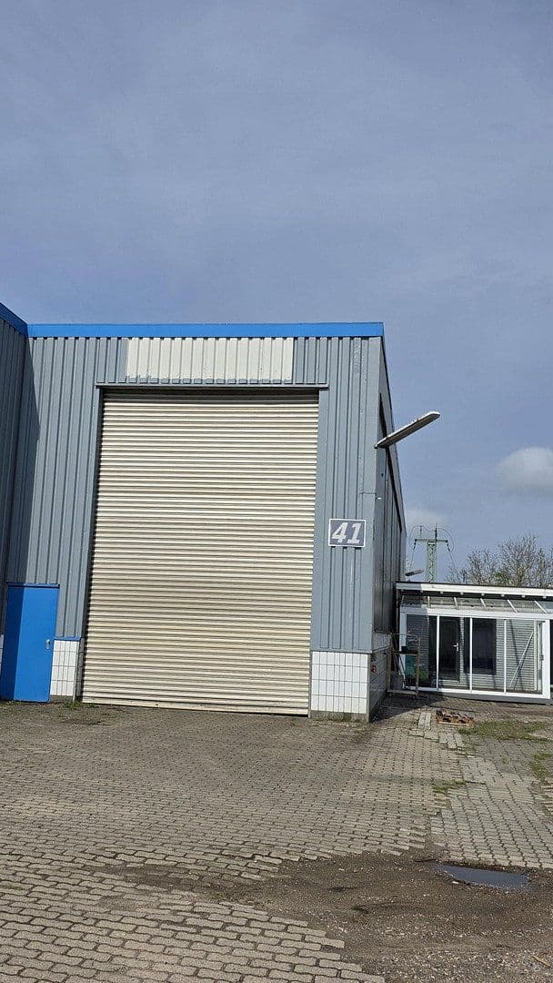 Pronájem nebytového prostoru 208 m², Einsiedelstr. 41, Lübeck, Šlesvicko-Holštýnsko Pronájem nebytového prostoru 208 m², Einsiedelstr. 41, Lübeck, Šlesvicko-Holštýnsko