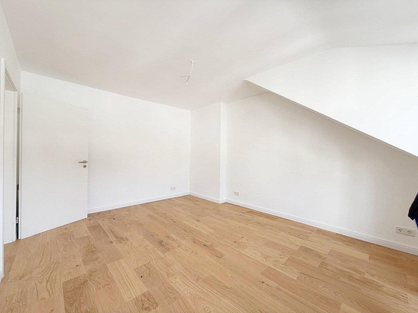 Pronájem bytu 2+1 38 m², Mittelstr. 7, Bremen, Bremen Pronájem bytu 2+1 38 m², Mittelstr. 7, Bremen, Bremen