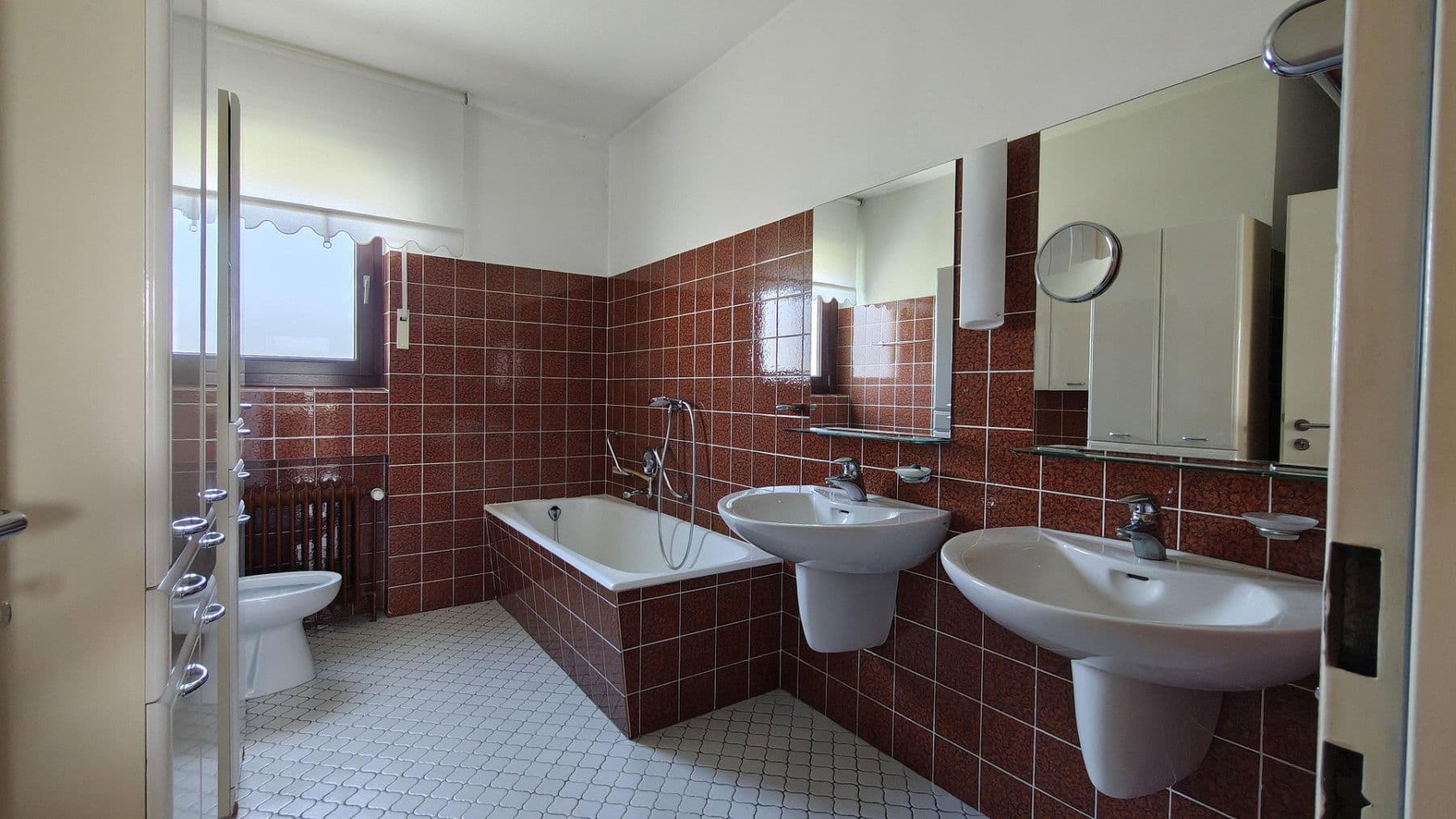 Prodej domu 167 m², pozemek 636 m², Weinberg 12, Paderborn, Severní Porýní-Vestfálsko Prodej domu 167 m², pozemek 636 m², Weinberg 12, Paderborn, Severní Porýní-Vestfálsko