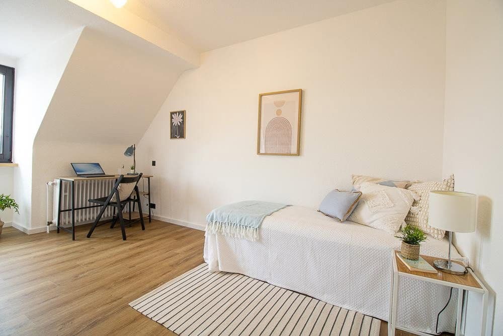 Prodej bytu 3+1 76 m², Bonn, Severní Porýní-Vestfálsko Prodej bytu 3+1 76 m², Bonn, Severní Porýní-Vestfálsko