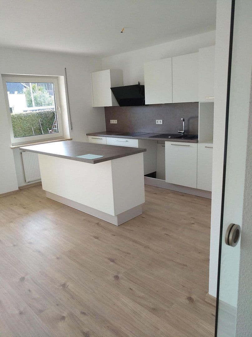 Pronájem bytu 4+1 110 m², Franzensbader Str. 70, Höchstadt an der Aisch, Bavorsko Pronájem bytu 4+1 110 m², Franzensbader Str. 70, Höchstadt an der Aisch, Bavorsko