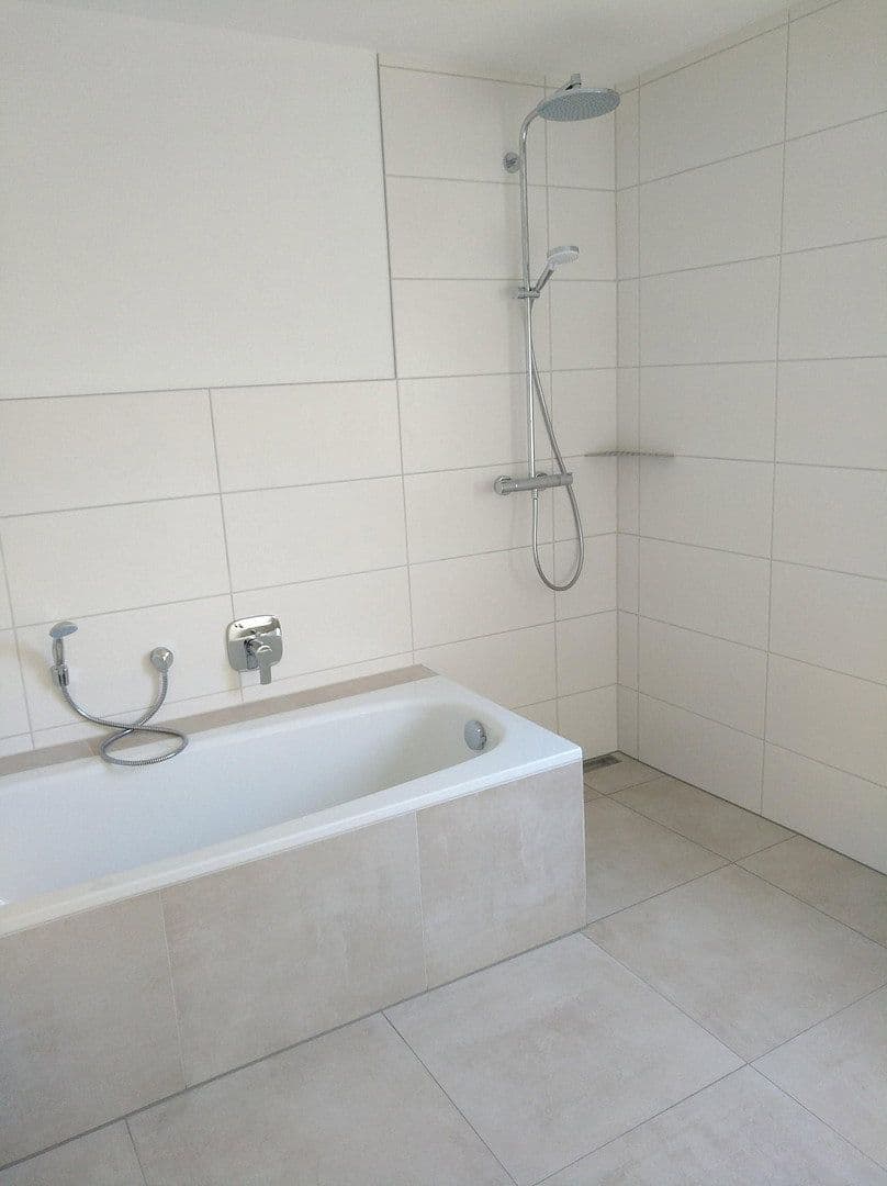 Pronájem bytu 4+1 110 m², Franzensbader Str. 70, Höchstadt an der Aisch, Bavorsko Pronájem bytu 4+1 110 m², Franzensbader Str. 70, Höchstadt an der Aisch, Bavorsko