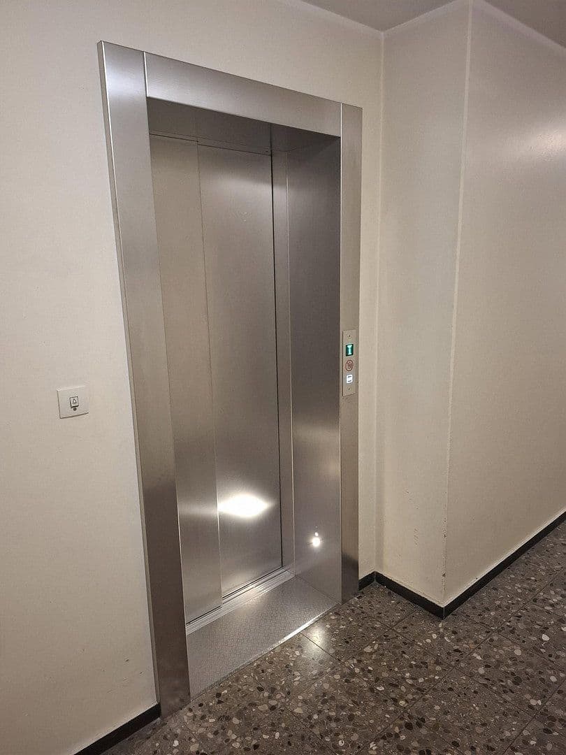 Prodej bytu 2+1 54 m², Geisinger Steig 11, Fürstenfeldbruck, Bavorsko Prodej bytu 2+1 54 m², Geisinger Steig 11, Fürstenfeldbruck, Bavorsko