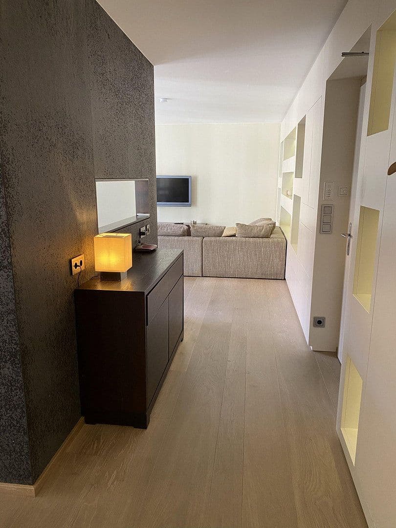 Pronájem bytu 2+1 60 m², Adams-Lehmann-Strasse, München, Bavorsko Pronájem bytu 2+1 60 m², Adams-Lehmann-Strasse, München, Bavorsko