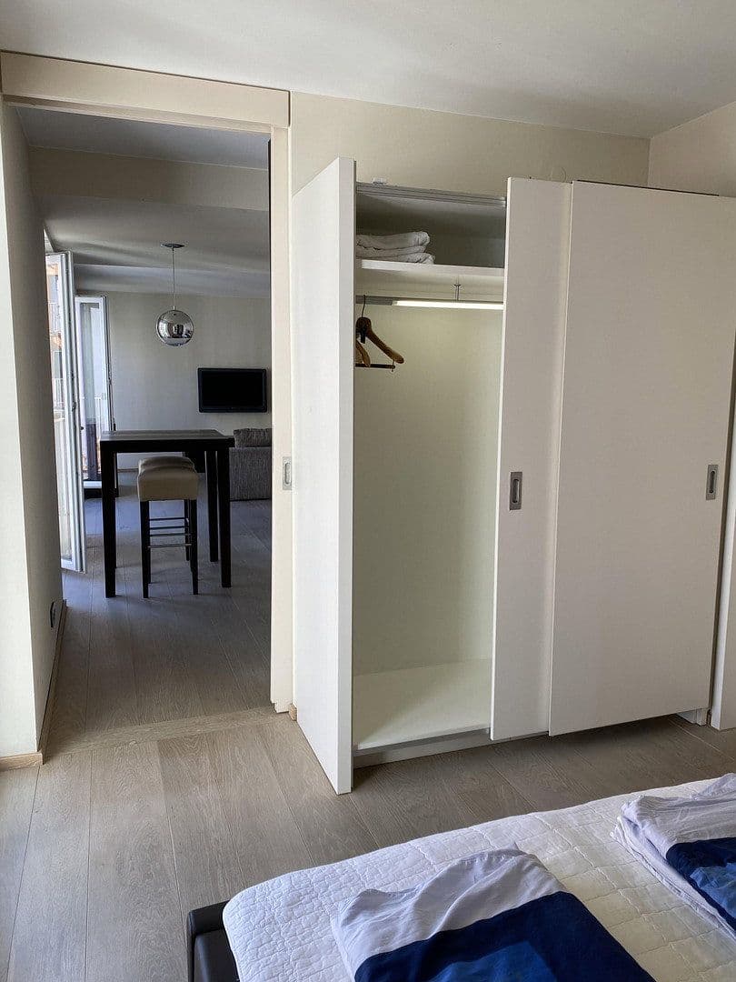 Pronájem bytu 2+1 60 m², Adams-Lehmann-Strasse, München, Bavorsko Pronájem bytu 2+1 60 m², Adams-Lehmann-Strasse, München, Bavorsko