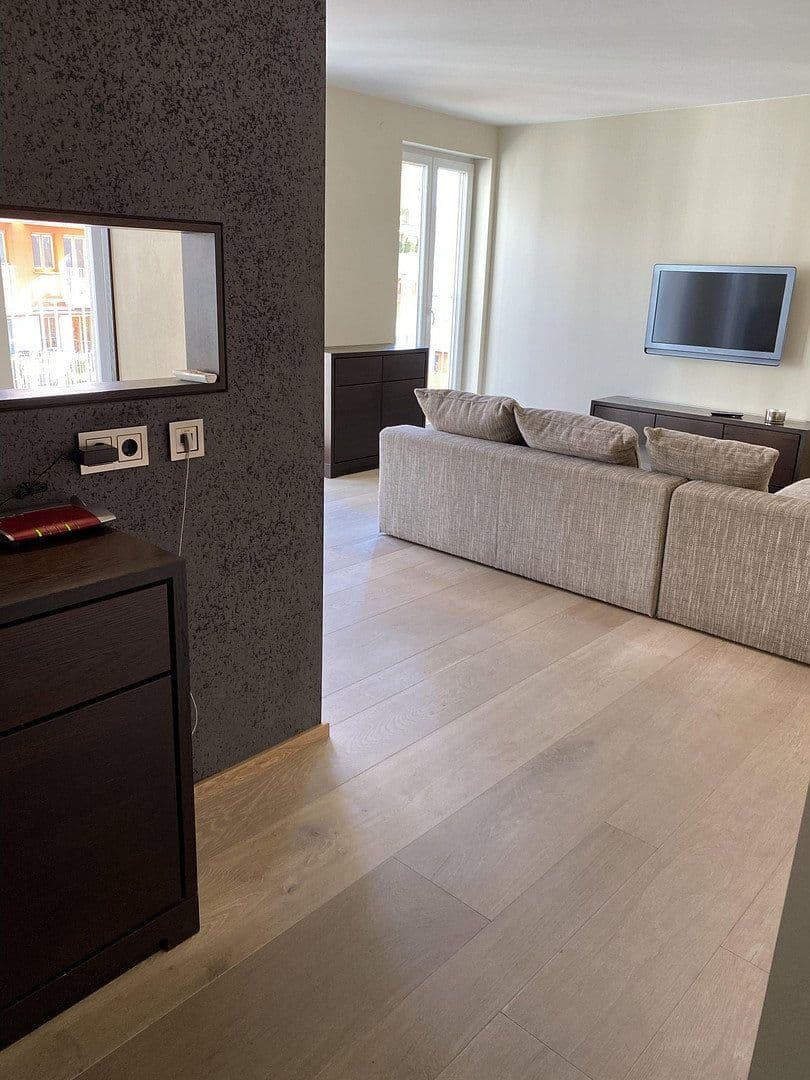 Pronájem bytu 2+1 60 m², Adams-Lehmann-Strasse, München, Bavorsko Pronájem bytu 2+1 60 m², Adams-Lehmann-Strasse, München, Bavorsko