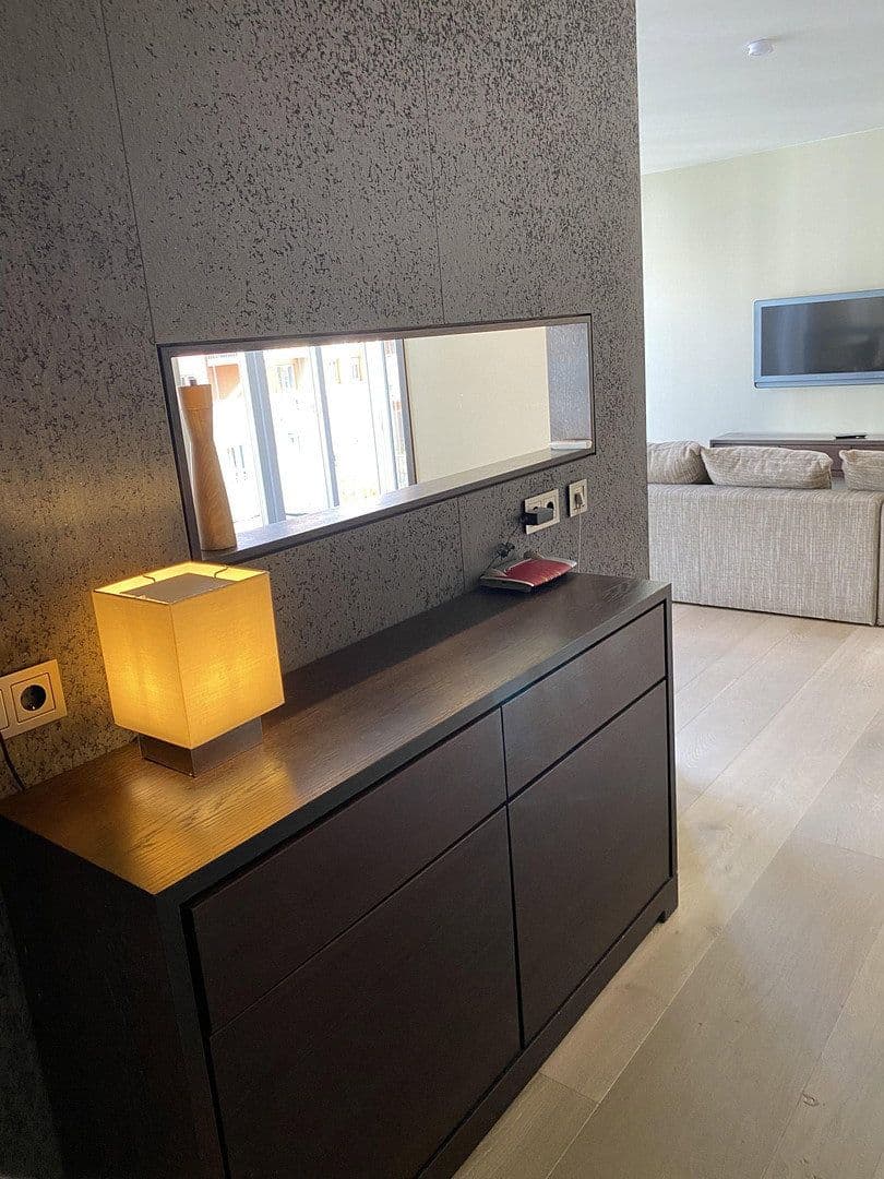 Pronájem bytu 2+1 60 m², Adams-Lehmann-Strasse, München, Bavorsko Pronájem bytu 2+1 60 m², Adams-Lehmann-Strasse, München, Bavorsko