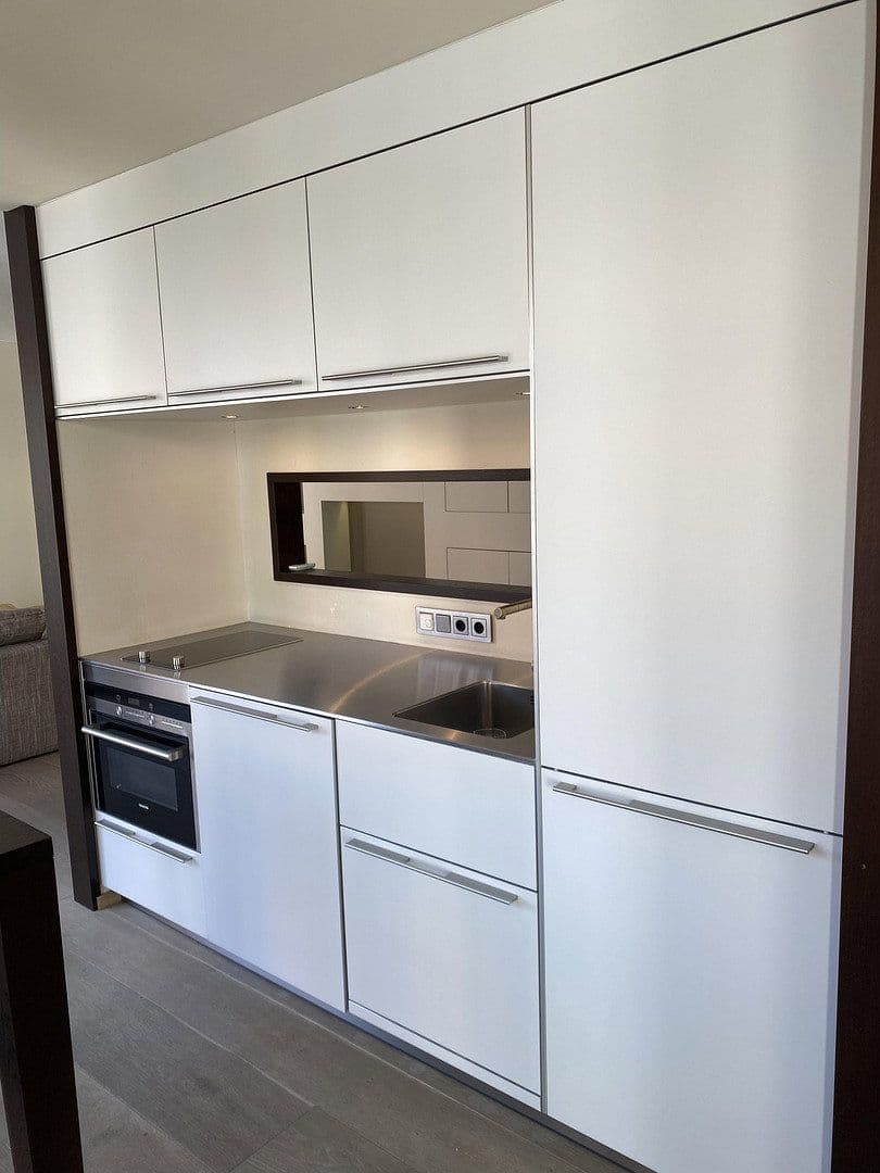 Pronájem bytu 2+1 60 m², Adams-Lehmann-Strasse, München, Bavorsko Pronájem bytu 2+1 60 m², Adams-Lehmann-Strasse, München, Bavorsko