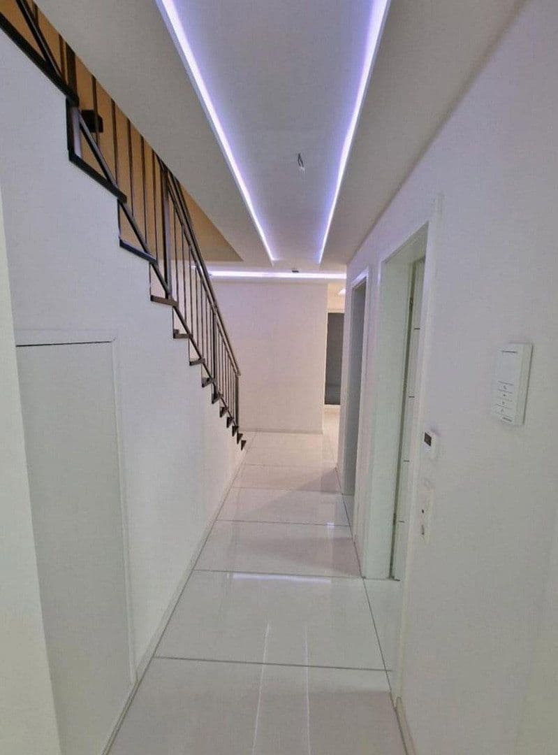 Pronájem domu 135 m², pozemek 350 m², Bergisch Gladbach, Severní Porýní-Vestfálsko Pronájem domu 135 m², pozemek 350 m², Bergisch Gladbach, Severní Porýní-Vestfálsko