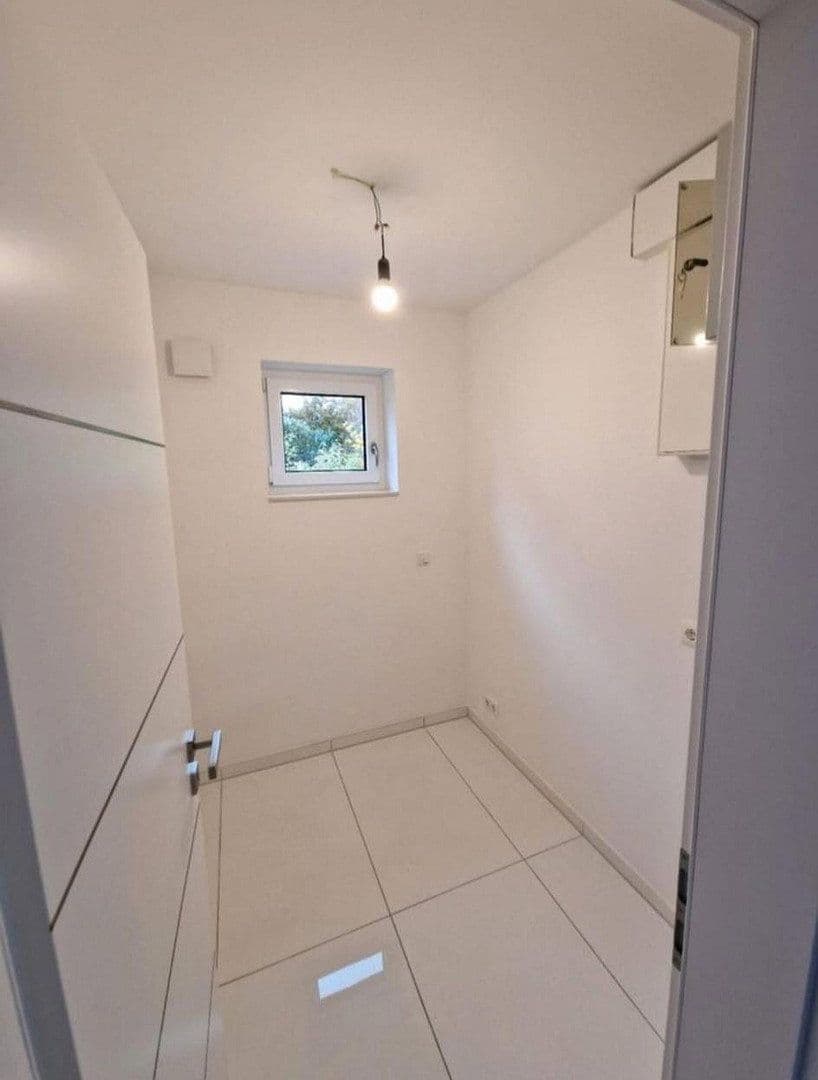 Pronájem domu 135 m², pozemek 350 m², Bergisch Gladbach, Severní Porýní-Vestfálsko Pronájem domu 135 m², pozemek 350 m², Bergisch Gladbach, Severní Porýní-Vestfálsko