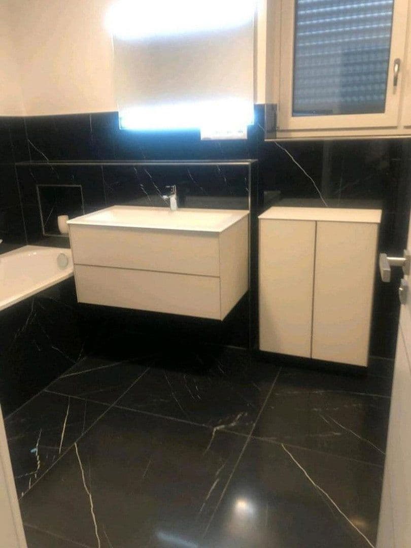 Pronájem domu 135 m², pozemek 350 m², Bergisch Gladbach, Severní Porýní-Vestfálsko Pronájem domu 135 m², pozemek 350 m², Bergisch Gladbach, Severní Porýní-Vestfálsko