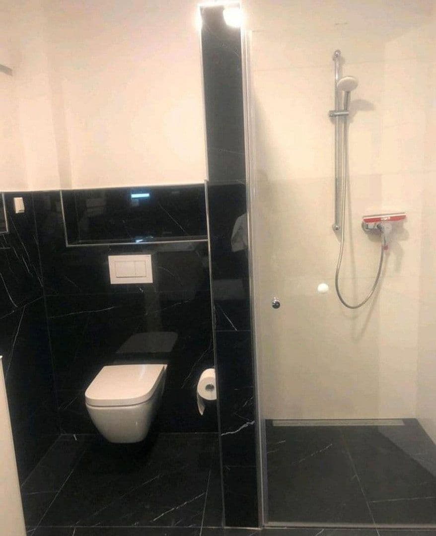 Pronájem domu 135 m², pozemek 350 m², Bergisch Gladbach, Severní Porýní-Vestfálsko Pronájem domu 135 m², pozemek 350 m², Bergisch Gladbach, Severní Porýní-Vestfálsko