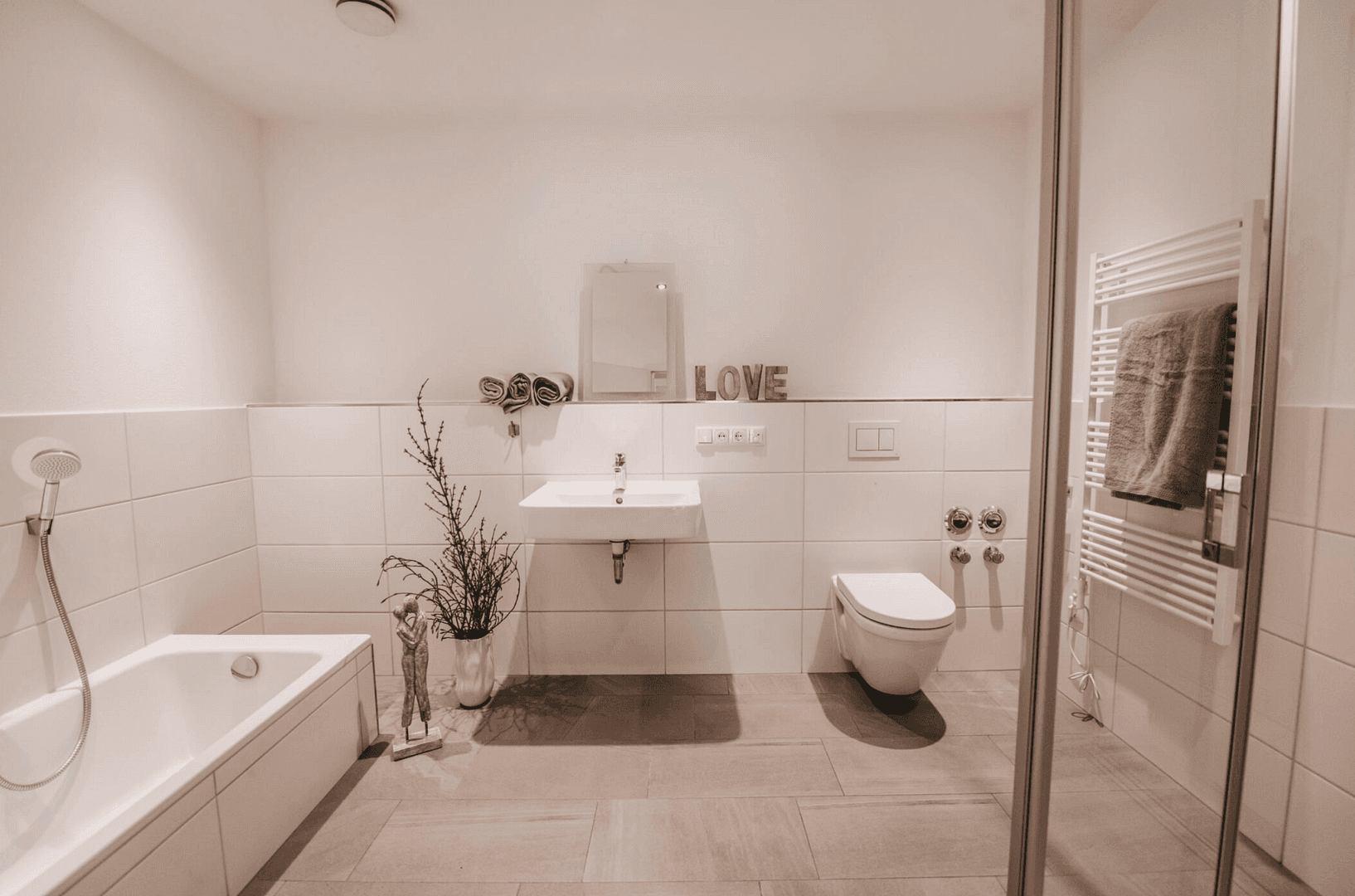 Pronájem bytu 3+1 103 m², Hansefelder Hof 1b, Hamberge, Šlesvicko-Holštýnsko Pronájem bytu 3+1 103 m², Hansefelder Hof 1b, Hamberge, Šlesvicko-Holštýnsko