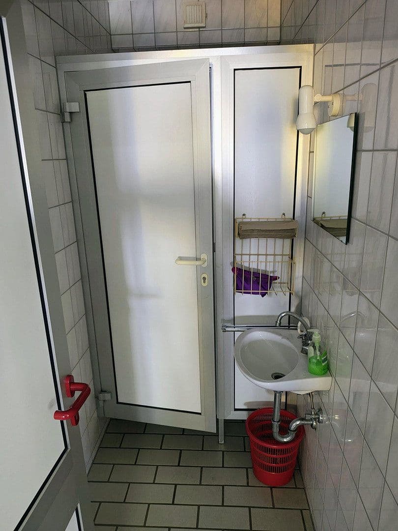 Pronájem kanceláře 210 m², Am Steinbruch 3, Gerhardshofen, Bavorsko Pronájem kanceláře 210 m², Am Steinbruch 3, Gerhardshofen, Bavorsko