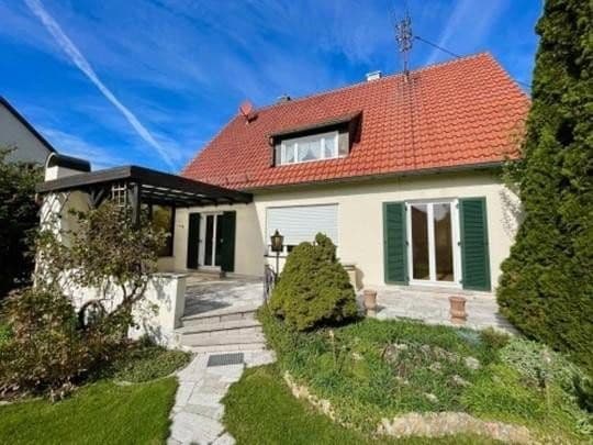 Prodej domu 140 m², pozemek 819 m², Rosenstrasse 5, Maisach, Bavorsko Prodej domu 140 m², pozemek 819 m², Rosenstrasse 5, Maisach, Bavorsko