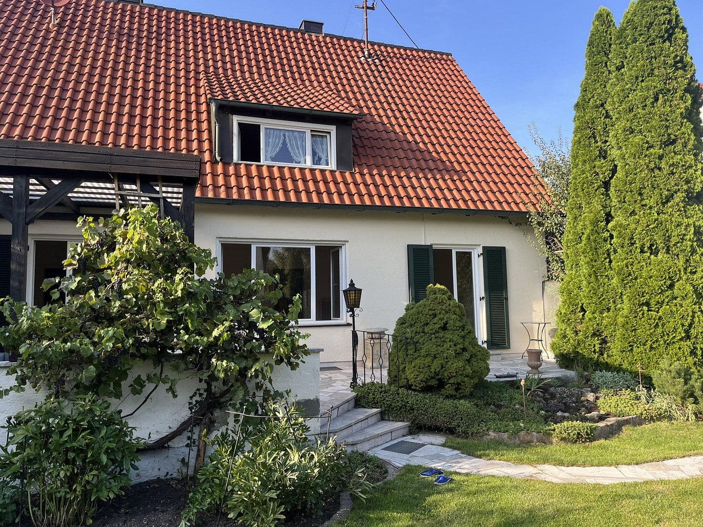 Prodej domu 140 m², pozemek 819 m², Rosenstrasse 5, Maisach, Bavorsko Prodej domu 140 m², pozemek 819 m², Rosenstrasse 5, Maisach, Bavorsko