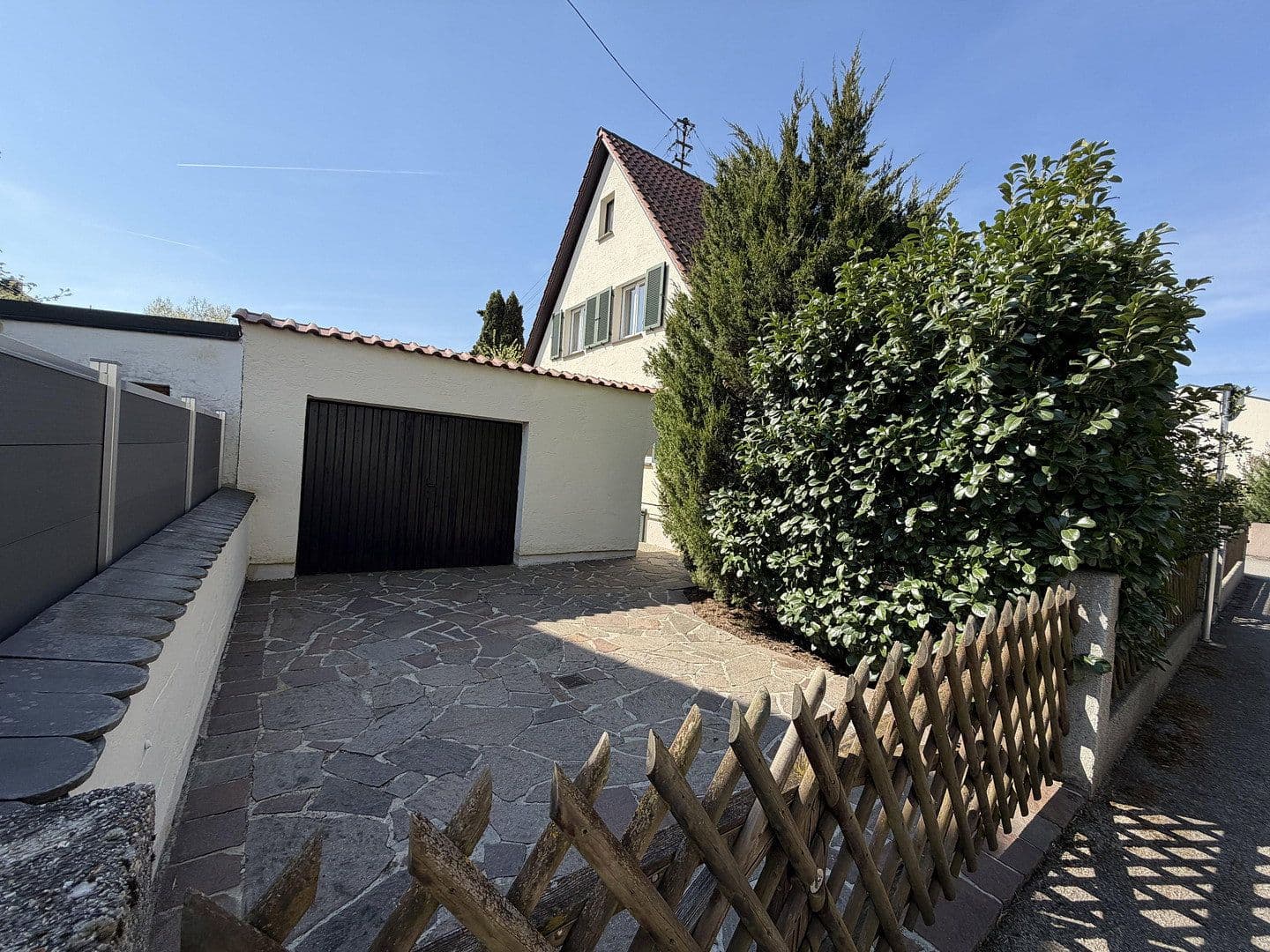 Prodej domu 140 m², pozemek 819 m², Rosenstrasse 5, Maisach, Bavorsko Prodej domu 140 m², pozemek 819 m², Rosenstrasse 5, Maisach, Bavorsko