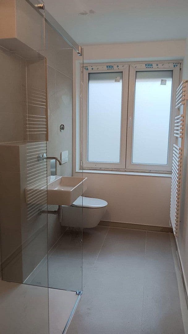 Pronájem bytu 3+1 94 m², Amerstorfferstr. 29, München, Bavorsko Pronájem bytu 3+1 94 m², Amerstorfferstr. 29, München, Bavorsko