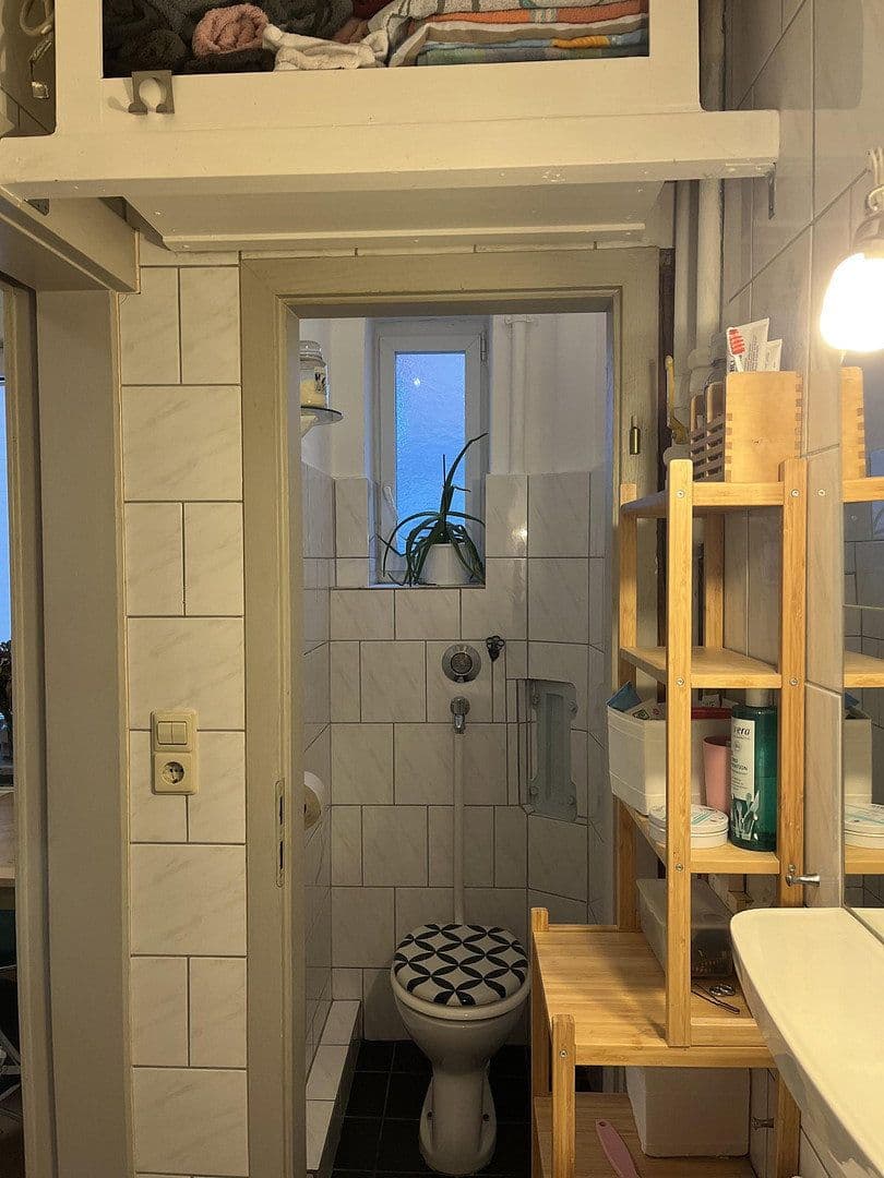 Pronájem bytu 1+1 32 m², Klingenstr. 7, Stuttgart, Bádensko-Württembersko Pronájem bytu 1+1 32 m², Klingenstr. 7, Stuttgart, Bádensko-Württembersko