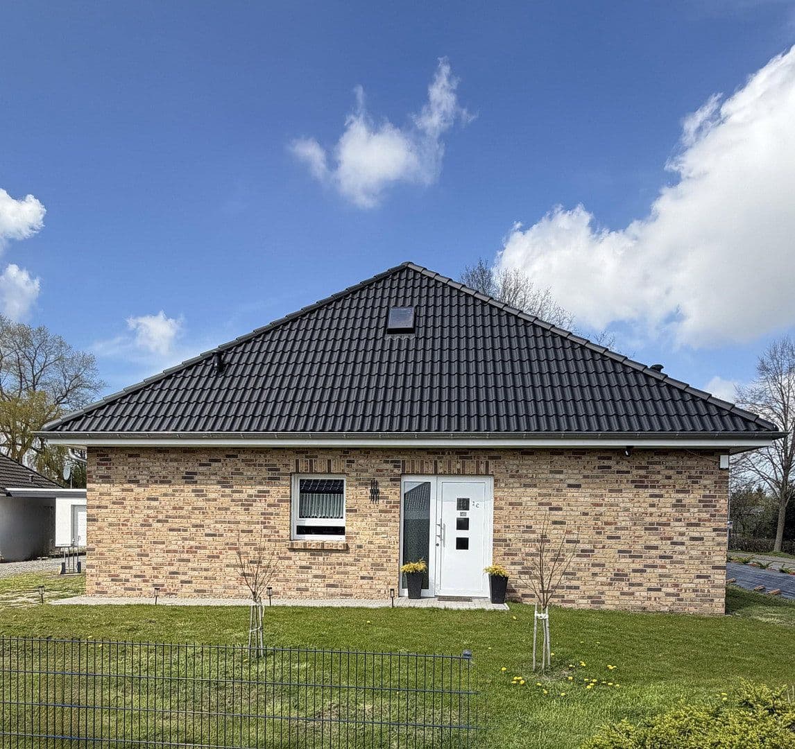 Prodej domu 125 m², pozemek 1.028 m², Neuenkirchen, Dolní Sasko Prodej domu 125 m², pozemek 1.028 m², Neuenkirchen, Dolní Sasko