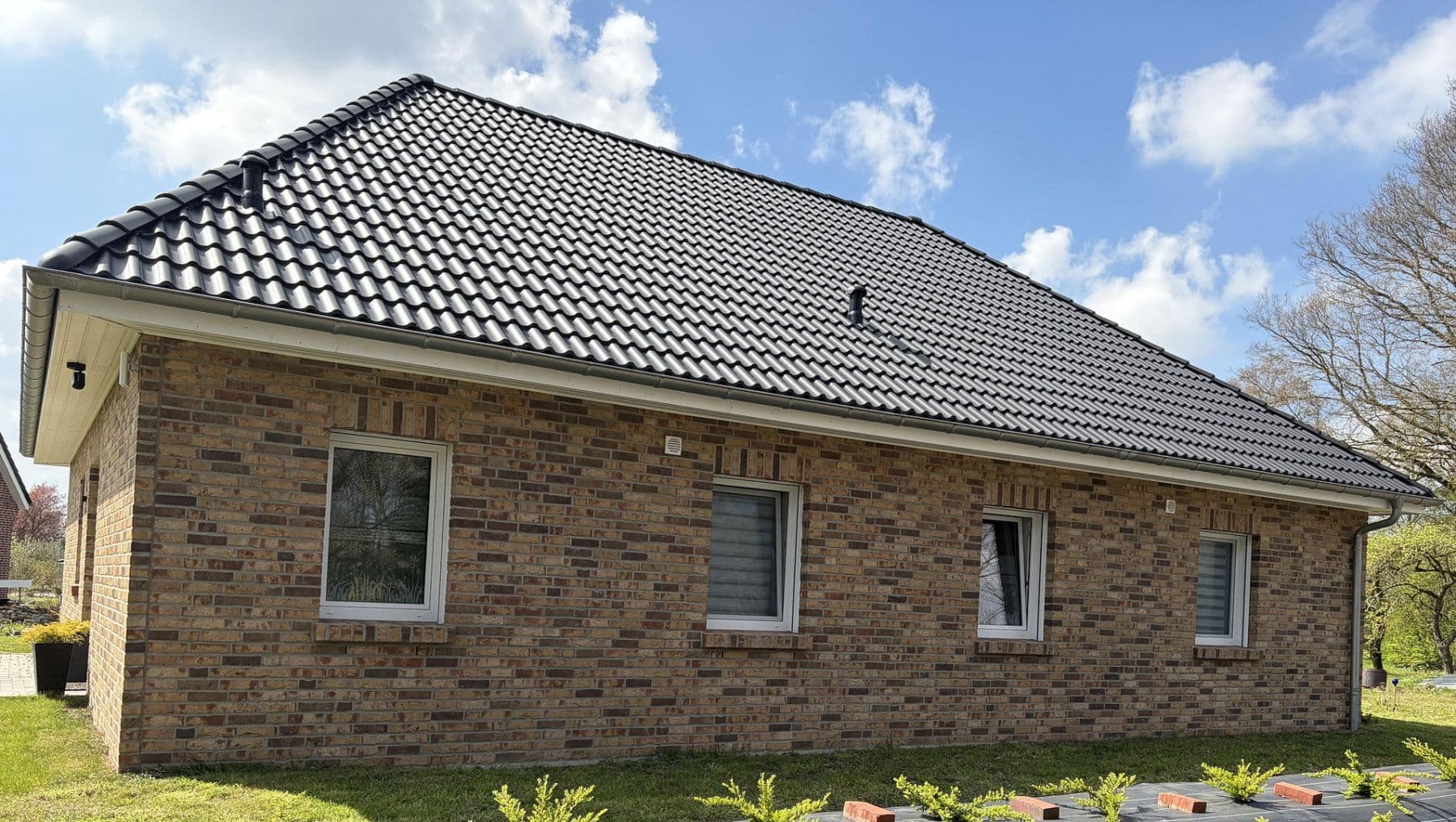 Prodej domu 125 m², pozemek 1.028 m², Neuenkirchen, Dolní Sasko Prodej domu 125 m², pozemek 1.028 m², Neuenkirchen, Dolní Sasko