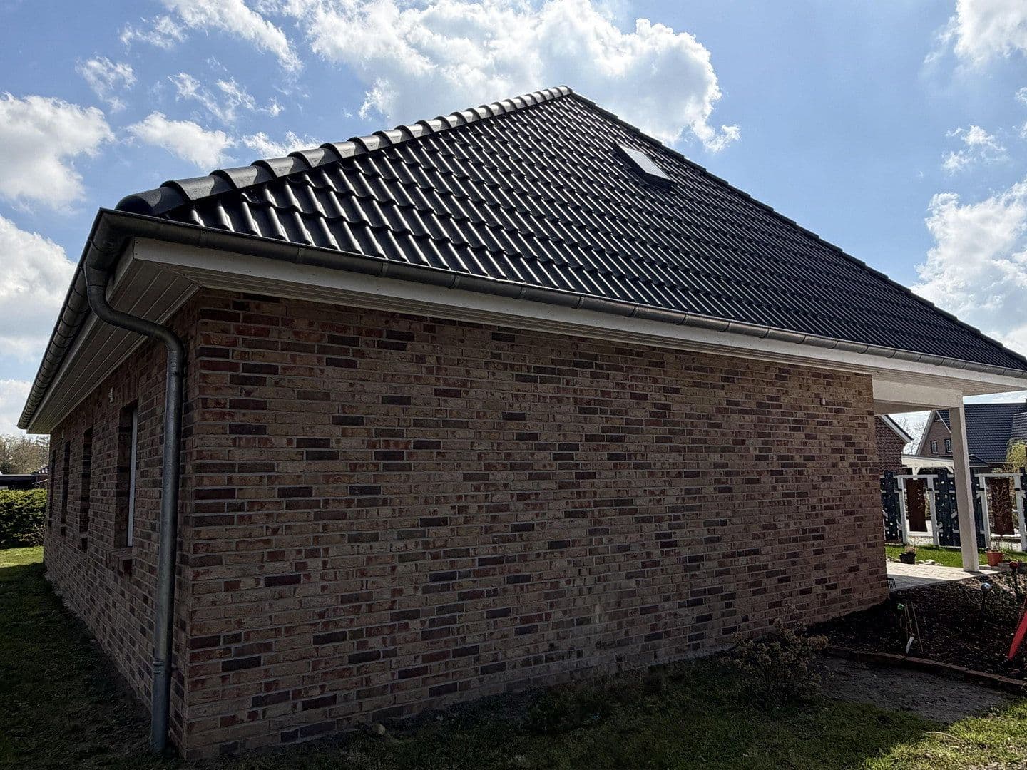 Prodej domu 125 m², pozemek 1.028 m², Neuenkirchen, Dolní Sasko Prodej domu 125 m², pozemek 1.028 m², Neuenkirchen, Dolní Sasko
