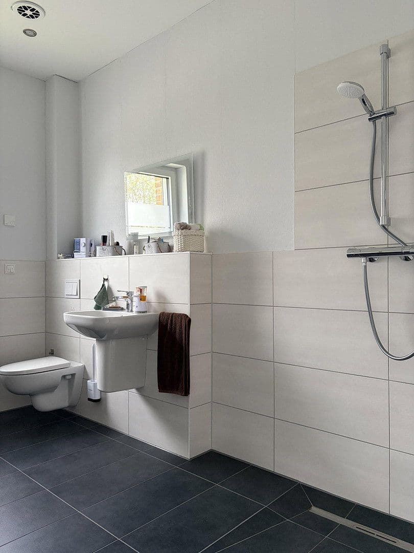Prodej domu 125 m², pozemek 1.028 m², Neuenkirchen, Dolní Sasko Prodej domu 125 m², pozemek 1.028 m², Neuenkirchen, Dolní Sasko