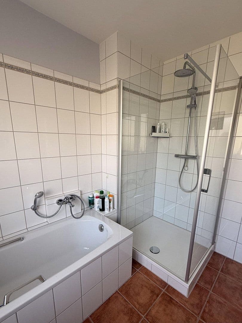 Prodej domu 166 m², pozemek 279 m², Bonn, Severní Porýní-Vestfálsko Prodej domu 166 m², pozemek 279 m², Bonn, Severní Porýní-Vestfálsko