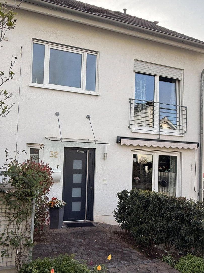 Prodej domu 166 m², pozemek 279 m², Bonn, Severní Porýní-Vestfálsko Prodej domu 166 m², pozemek 279 m², Bonn, Severní Porýní-Vestfálsko