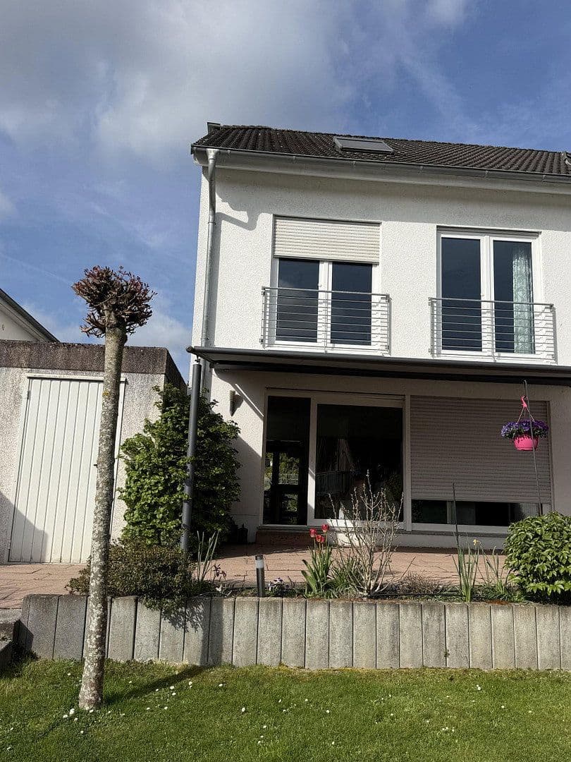 Prodej domu 166 m², pozemek 279 m², Bonn, Severní Porýní-Vestfálsko Prodej domu 166 m², pozemek 279 m², Bonn, Severní Porýní-Vestfálsko