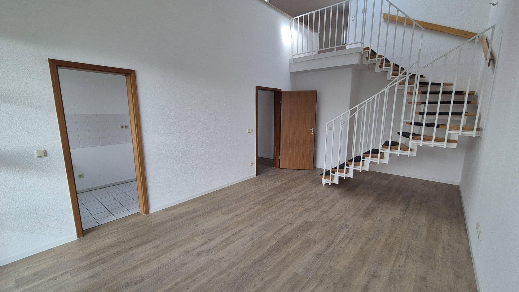Pronájem bytu 4+1 86 m², Am Rebstock 12, Kabelsketal, Sasko-Anhaltsko Pronájem bytu 4+1 86 m², Am Rebstock 12, Kabelsketal, Sasko-Anhaltsko