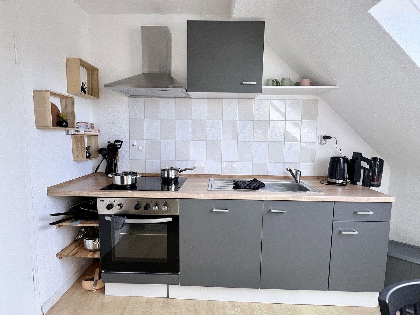 Pronájem bytu 1+1 40 m², Rüttenscheider Straße 256, Essen, Severní Porýní-Vestfálsko Pronájem bytu 1+1 40 m², Rüttenscheider Straße 256, Essen, Severní Porýní-Vestfálsko