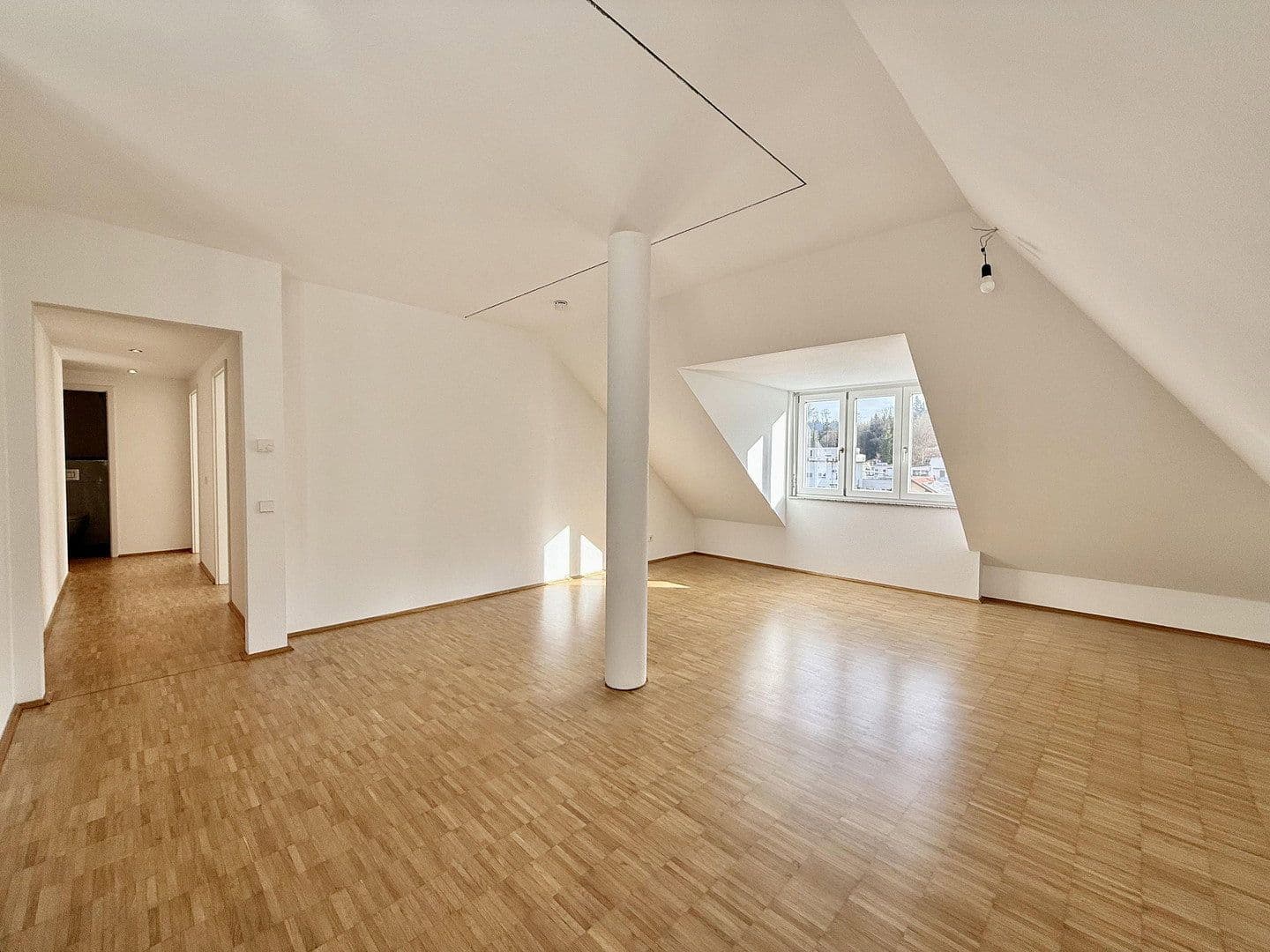 Pronájem bytu 3+1 96 m², Lahr/Schwarzwald, Bádensko-Württembersko Pronájem bytu 3+1 96 m², Lahr/Schwarzwald, Bádensko-Württembersko