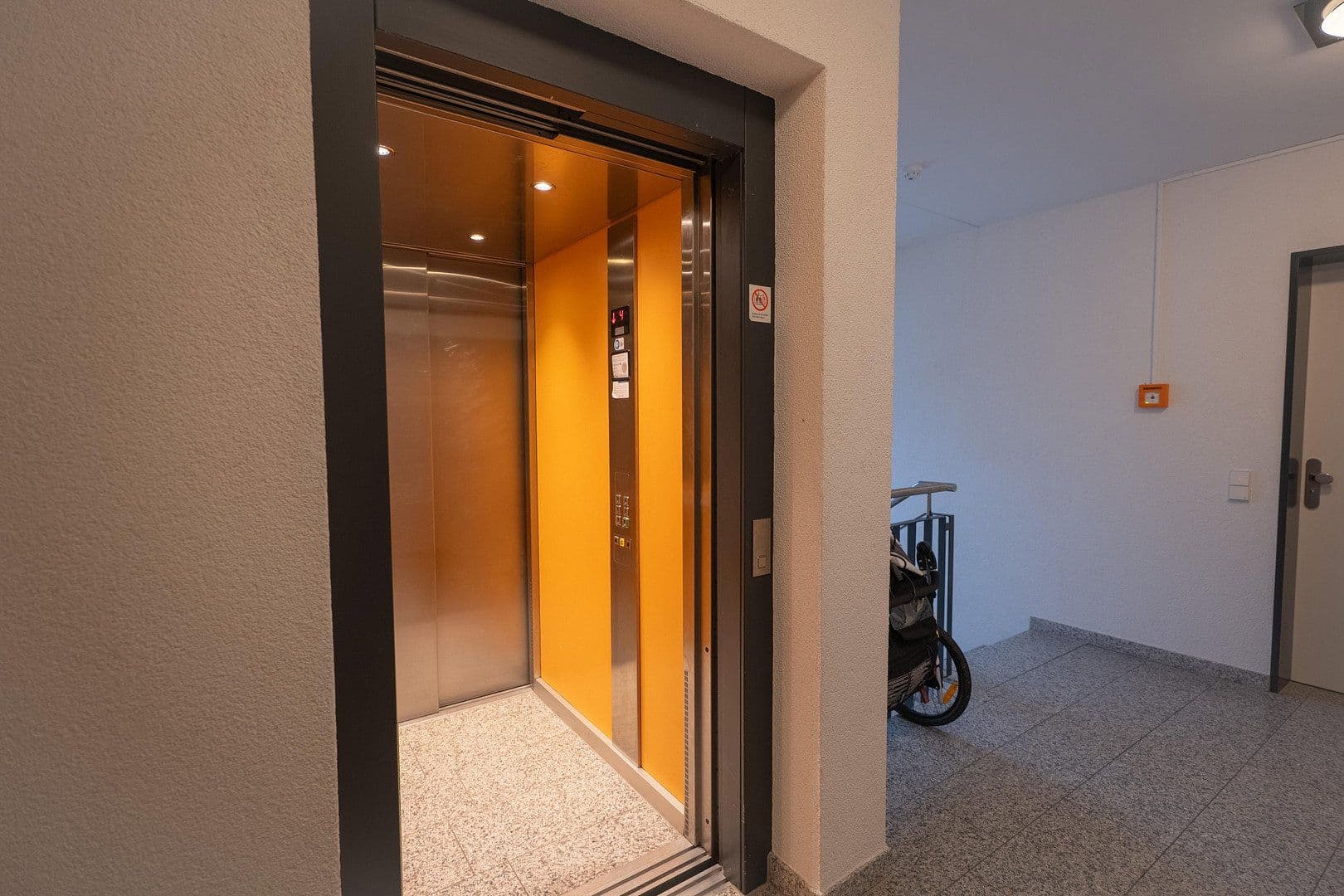 Pronájem bytu 3+1 96 m², Lahr/Schwarzwald, Bádensko-Württembersko Pronájem bytu 3+1 96 m², Lahr/Schwarzwald, Bádensko-Württembersko