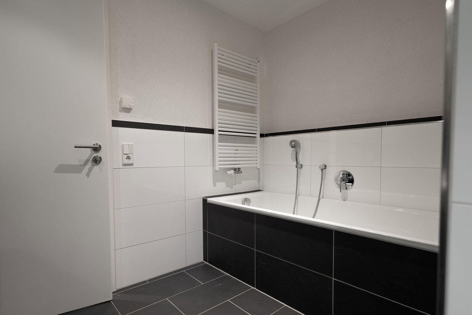 Pronájem bytu 3+1 96 m², Lahr/Schwarzwald, Bádensko-Württembersko Pronájem bytu 3+1 96 m², Lahr/Schwarzwald, Bádensko-Württembersko