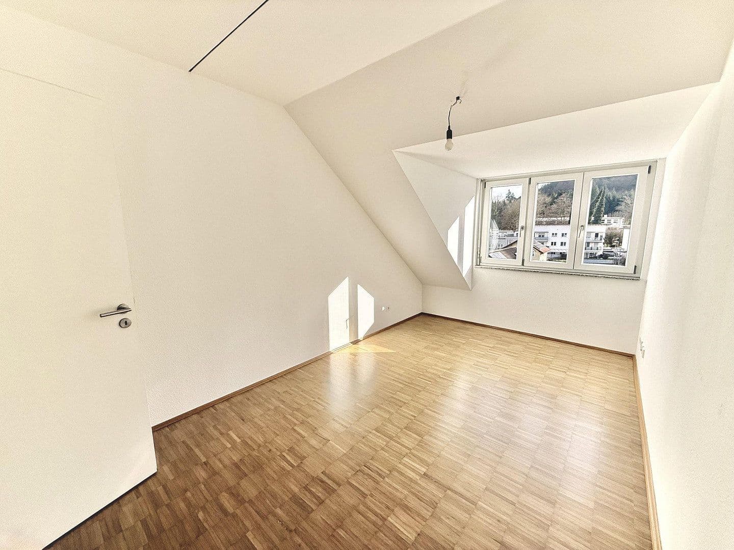 Pronájem bytu 3+1 96 m², Lahr/Schwarzwald, Bádensko-Württembersko Pronájem bytu 3+1 96 m², Lahr/Schwarzwald, Bádensko-Württembersko