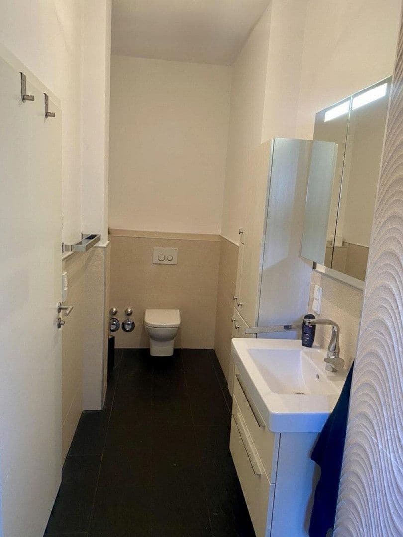 Prodej domu 496 m², pozemek 715 m², Bergisch Gladbach, Severní Porýní-Vestfálsko Prodej domu 496 m², pozemek 715 m², Bergisch Gladbach, Severní Porýní-Vestfálsko