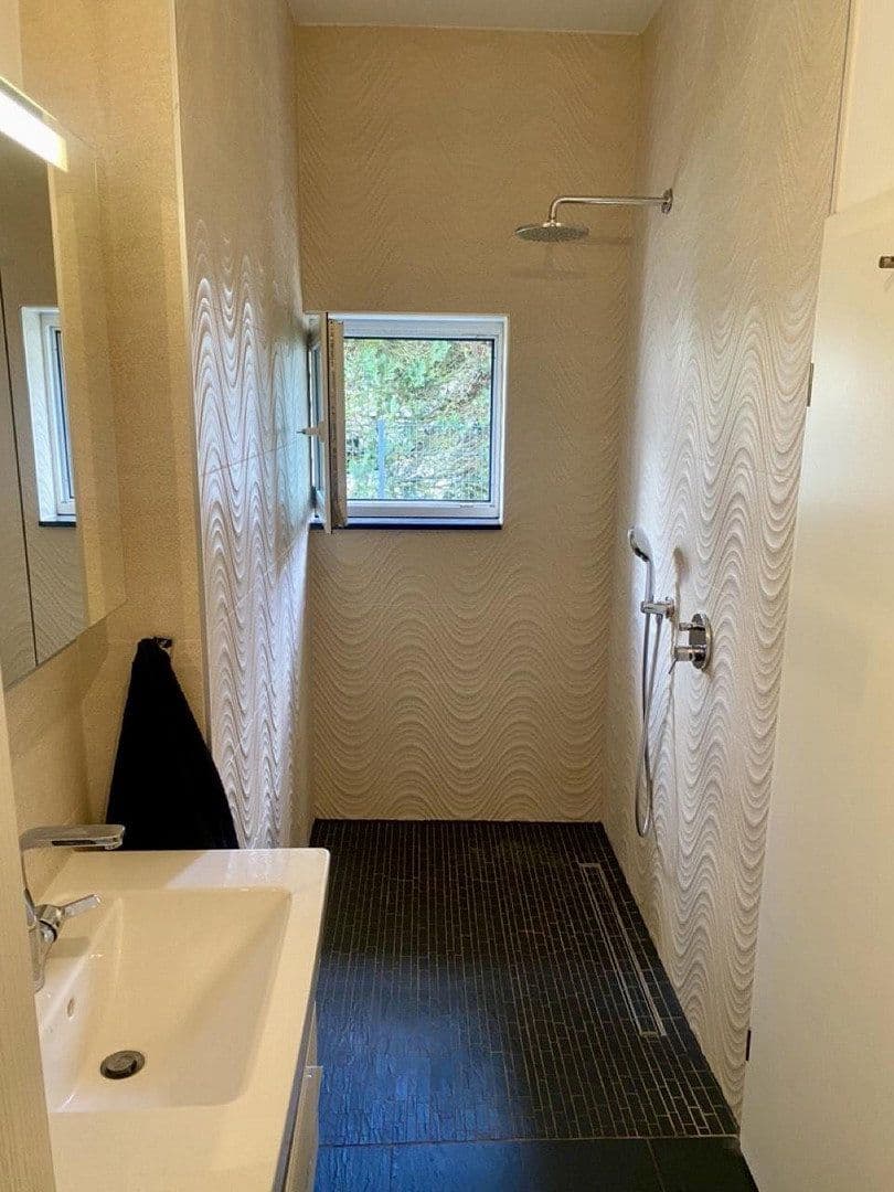 Prodej domu 496 m², pozemek 715 m², Bergisch Gladbach, Severní Porýní-Vestfálsko Prodej domu 496 m², pozemek 715 m², Bergisch Gladbach, Severní Porýní-Vestfálsko