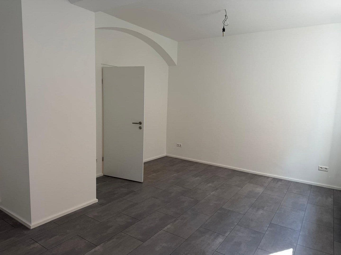 Pronájem bytu 2+1 70 m², Schickhardtstr. 47, Stuttgart, Bádensko-Württembersko Pronájem bytu 2+1 70 m², Schickhardtstr. 47, Stuttgart, Bádensko-Württembersko
